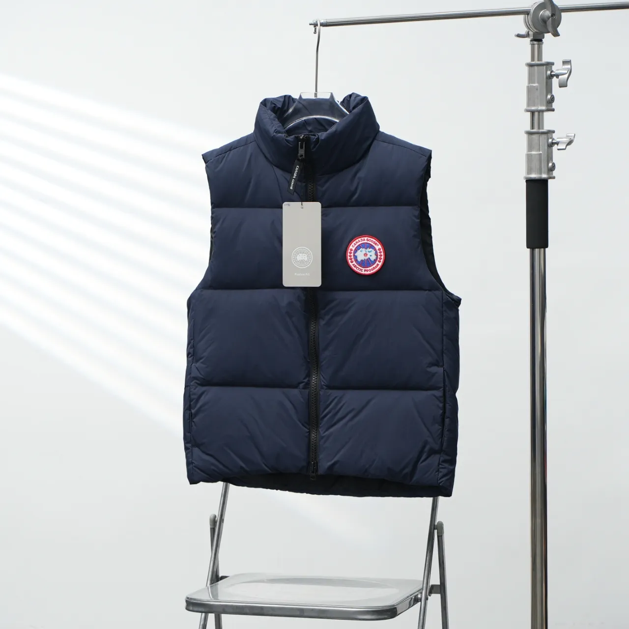P560 CANADA GOOSE丨Canada Goose 2804 soft cloth stand-up collar down vest with chest label Color: dark blue and red label Size: XS-XXL